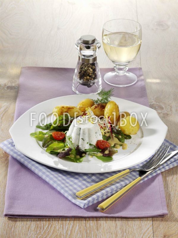 Quark-Terrine mit frischen Kräutern / Salzarm
