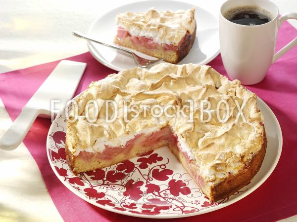 Rhabarberkuchen mit Baiser 1