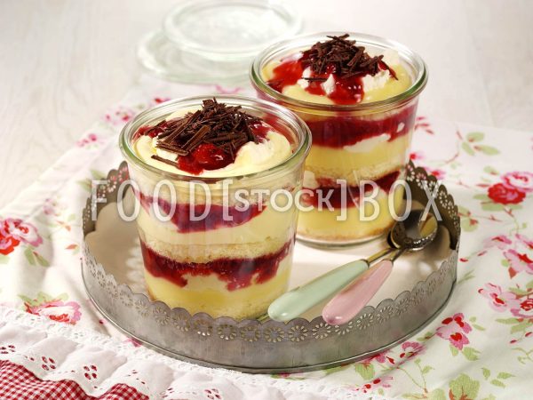 Rote-Grütze-Torte im Glas 2