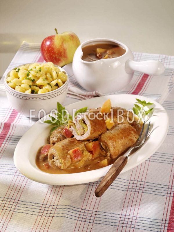 Rouladen mit Apfelsauce