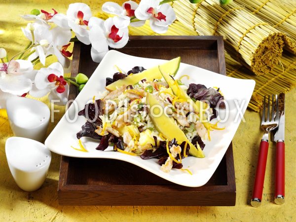 Salat mit Hähnchenfleisch, Mango und  Ingwer