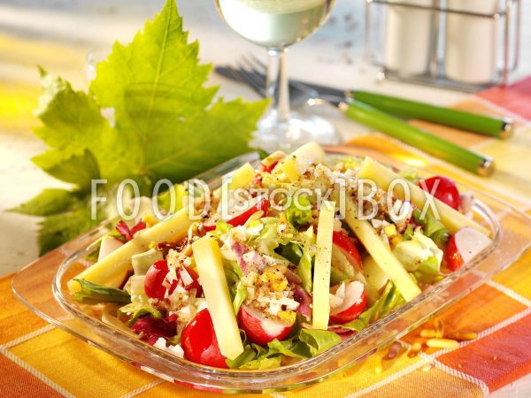 Salat mit Käse