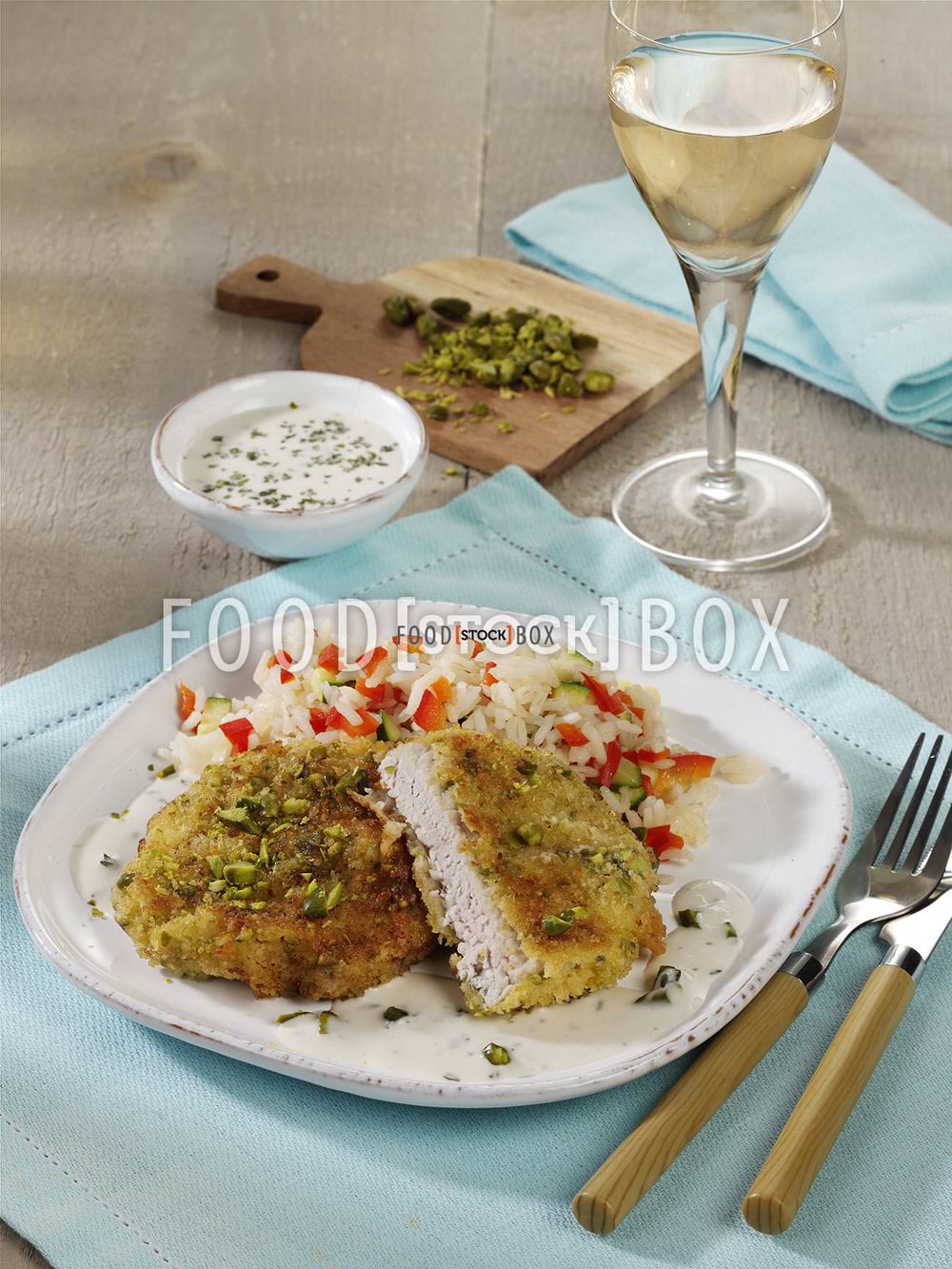 Schnitzel im Pistazienmantel zu Thymiansoße