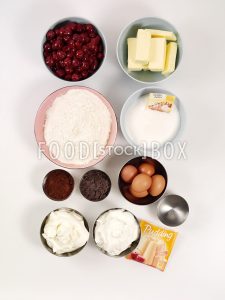 Schokoladen-Kirsch-Streuselkuchen  Step  1
