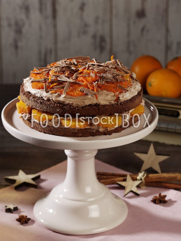 Weihnachtliche Schokotorte mit Gewürzorangen