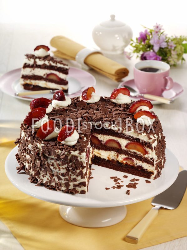 Schwarzwälder Zwetschgensahne-Torte