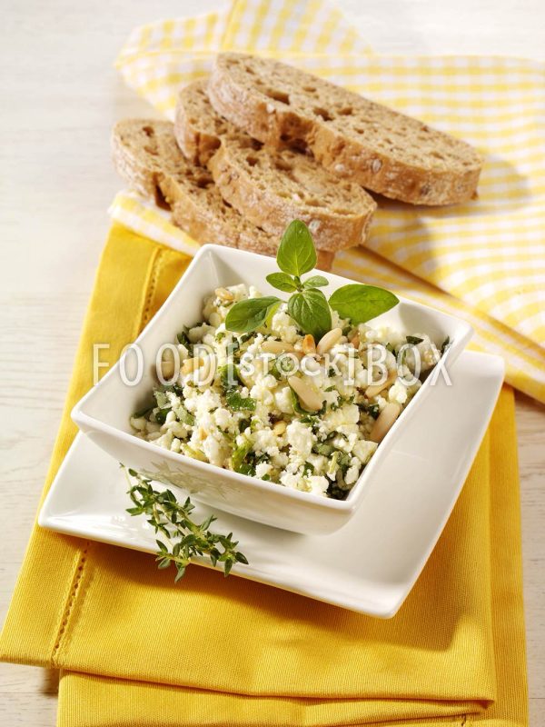 Schafskäse-Kräuterdip
