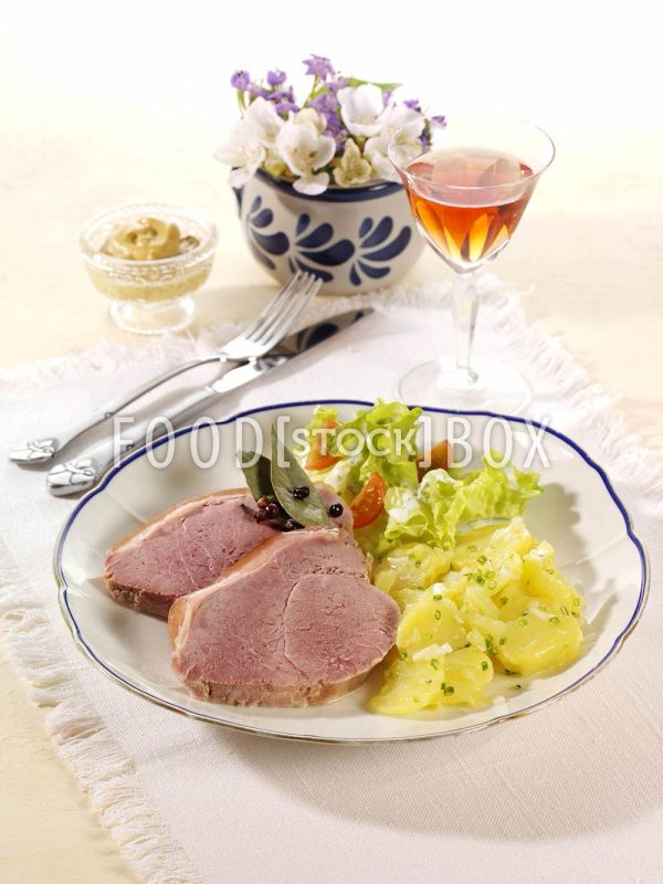 Schäufele mit Kartoffelsalat