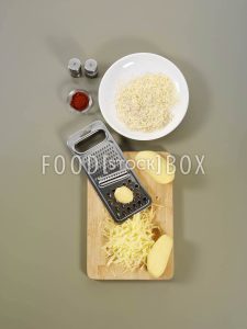 Schnitzel mit Kartoffelkruste und Kräutern Step 2