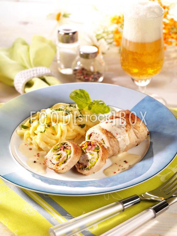 Schweineröllchen in Biersauce