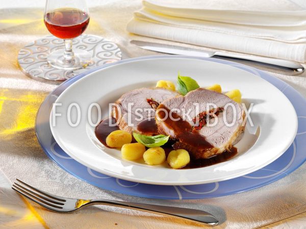 Schweinebraten mit Tomaten-Füllung