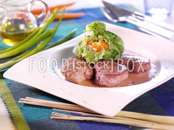 Schweinefilet mit Chinakohltäschchen