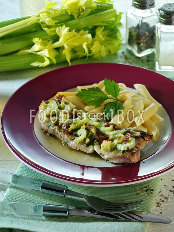 Schweineschnitzel mit Sellerie