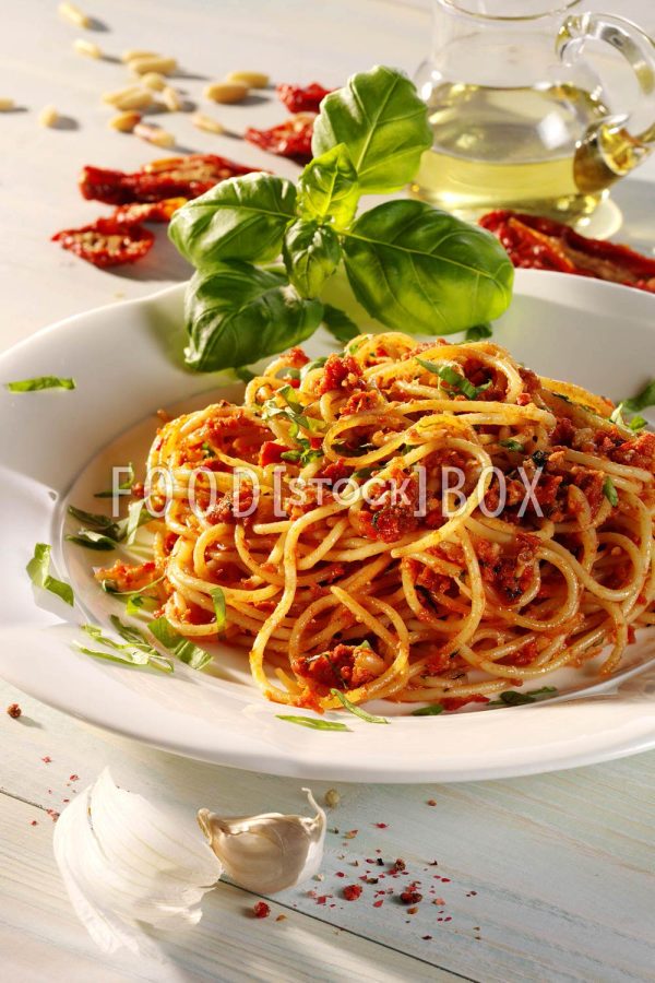 Spaghetti mit Tomatenpesto