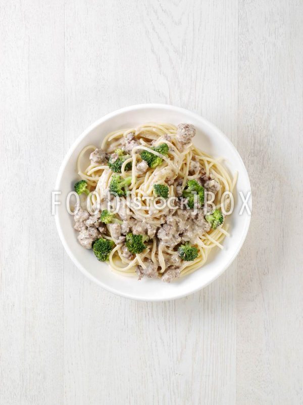 Spaghetti mit Gemüse-Käse-Sauce