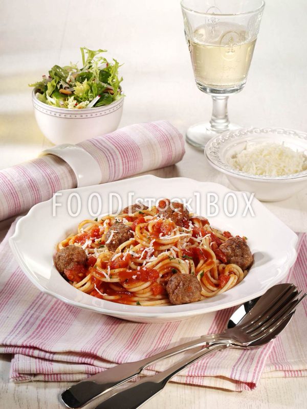 Spaghetti mit Hackbällchen
