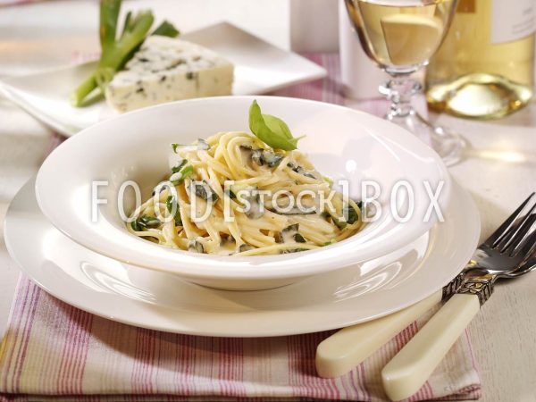 Spaghetti mit Käsesauce 2