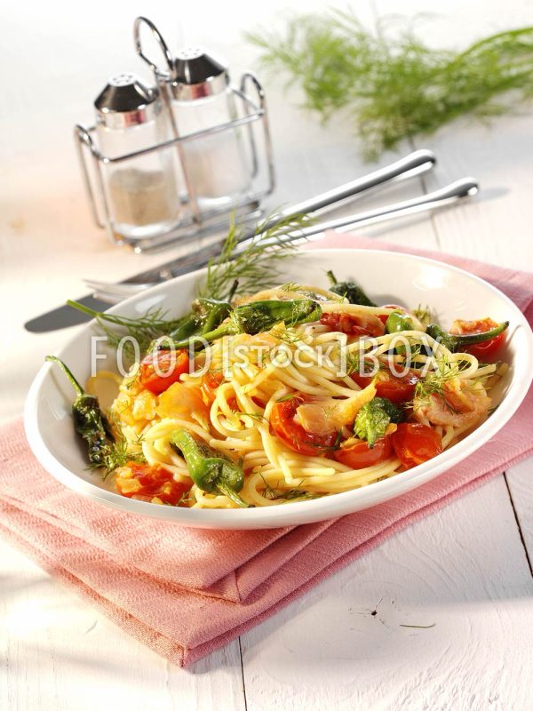 Spaghetti mit Lachs und Pimientos