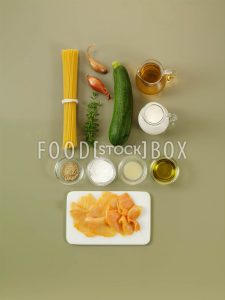 Spaghetti in Zucchini-  und Thymiansauce Step1