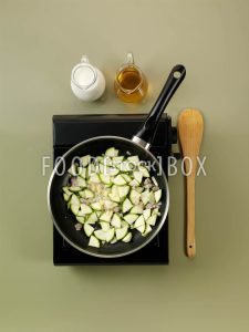 Spaghetti in Zucchini-  und Thymiansauce Step3