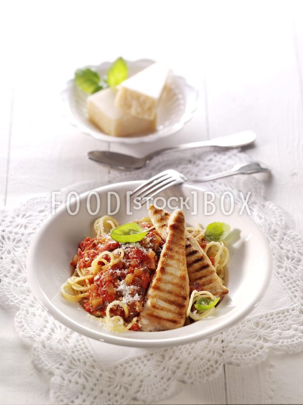 Spaghetti mit Tomaten