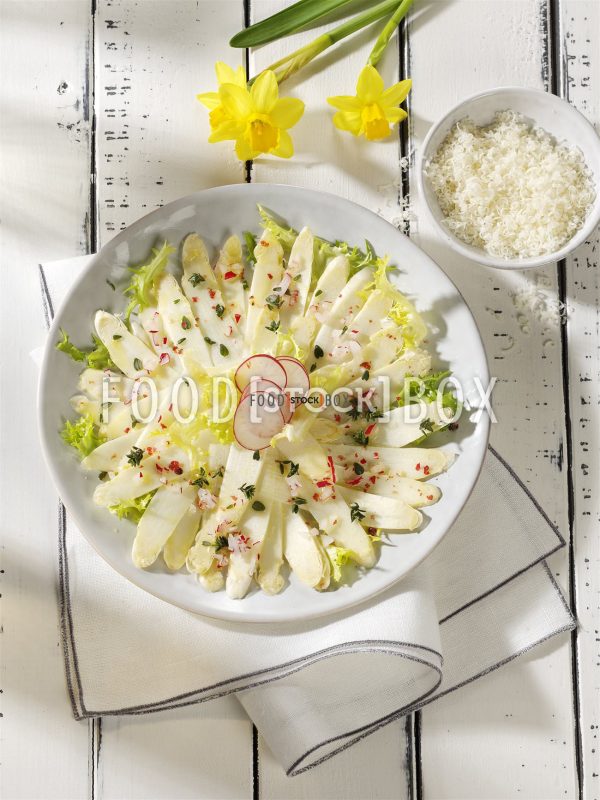 Spargel-Carpaccio mit Parmesan