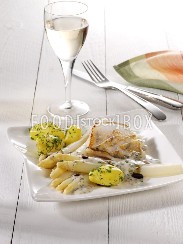 Spargel im Senffond