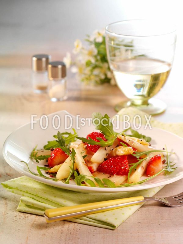 Spargel-Erdbeer-Salat