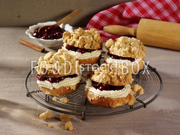 Streuseltaler mit Marzipan