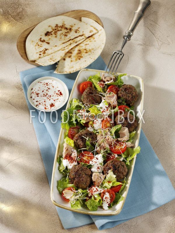 Surf an Turf Salat mit Hackbällchen 2