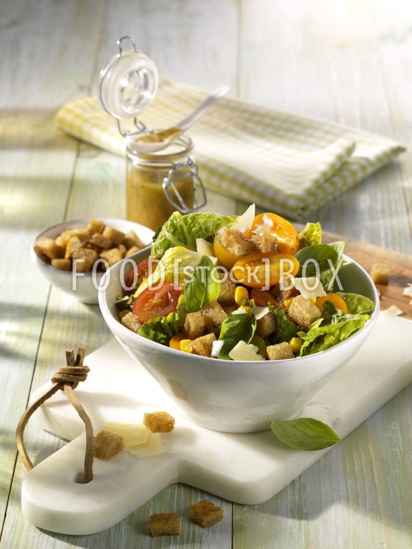 Sommerlicher Tomaten-Maissalat