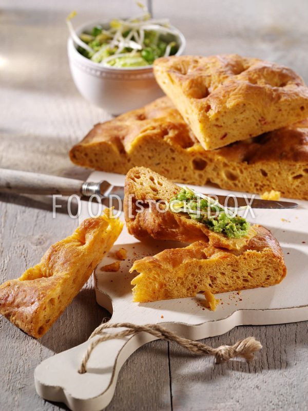 Tomatenfladenbrot mit Dip