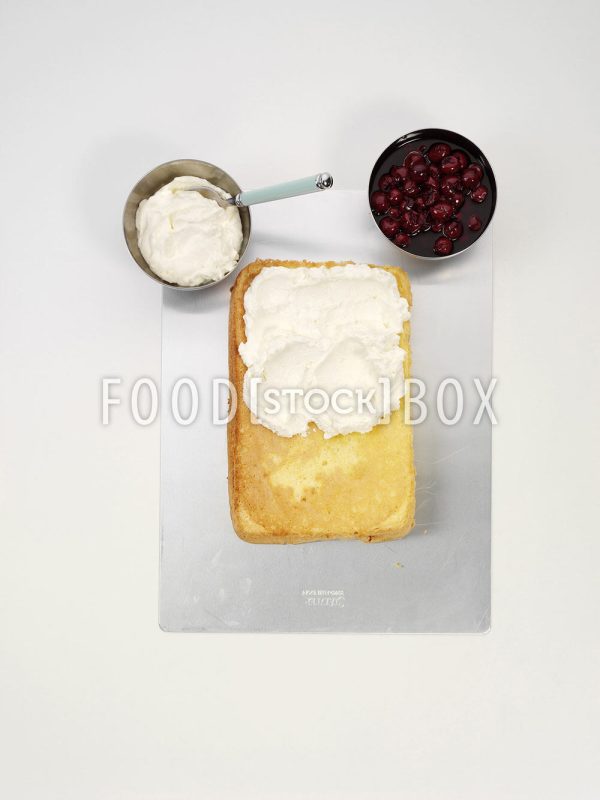 Tres-Leches-Kuchen mit Kirschkompott  Step 6