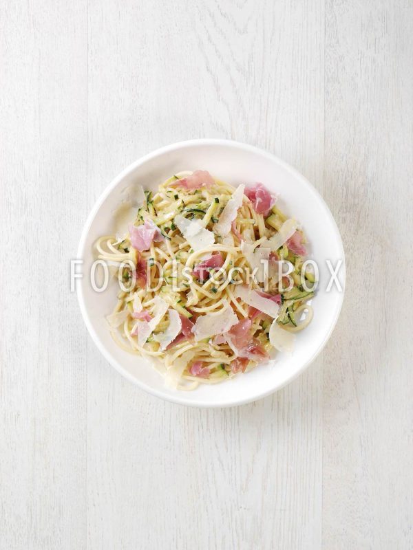 Spaghetti mit Zucchini-Sahne-Sauce