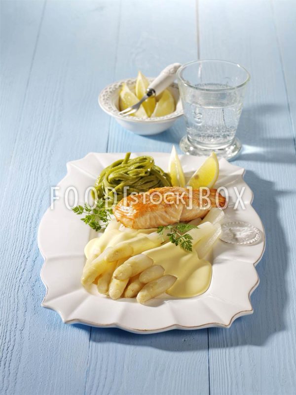 Spargel mit Lachs