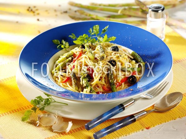 Spargel mit Spaghetti
