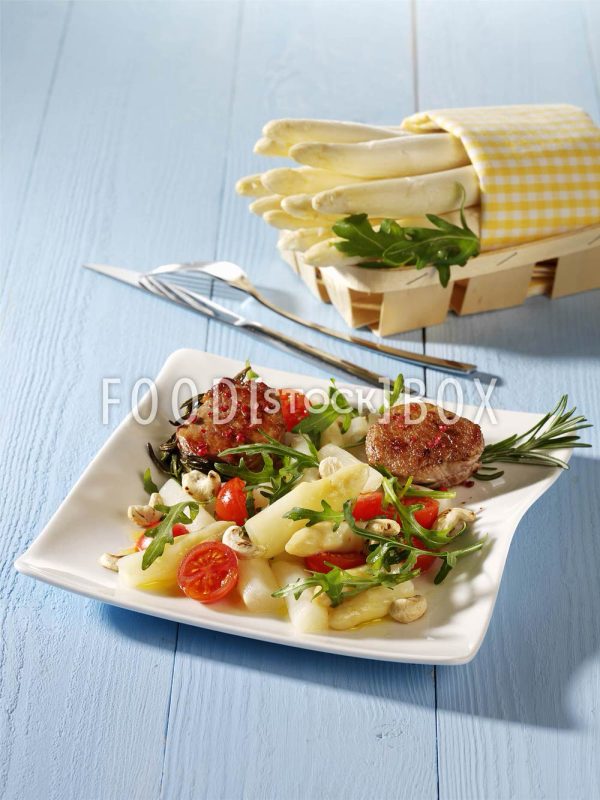 Spargelsalat mit Schweinemedaillons