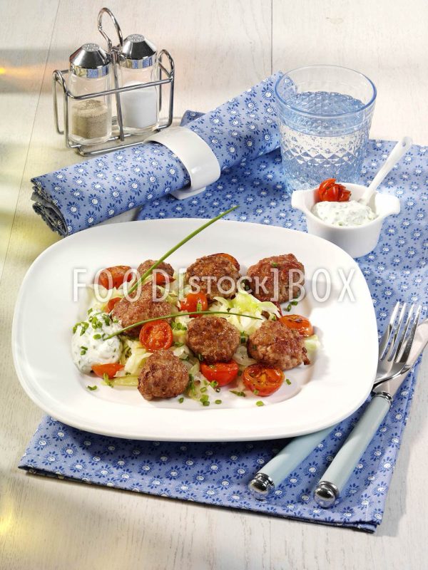 Spitzkohlpfanne mit Hackbällchen / Glutenfrei