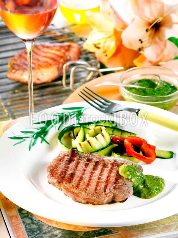 Steaks mit Salsa Verde