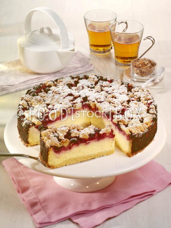 Streusel-Käsekuchen mit Himbeeren