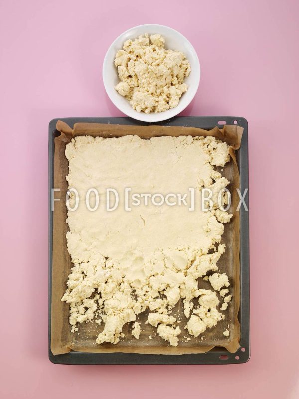 Bunter Streuselkuchen Step 4 r