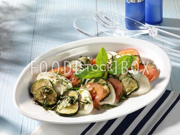 Tomaten-Zucchini-Salat