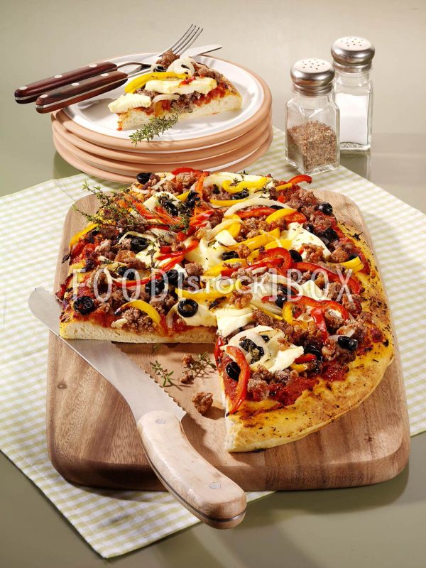 Türkische Pizza mit Thymian