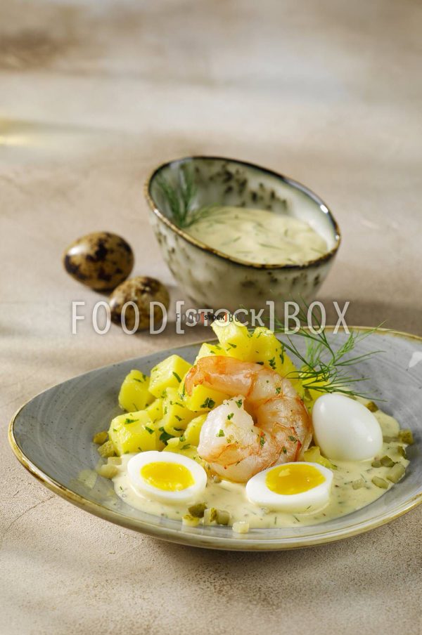 Wachtel-Eier in Senf-Dill-Sauce