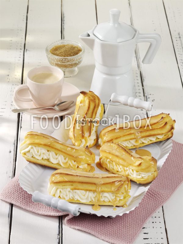 Weiße Schoko-Eclairs