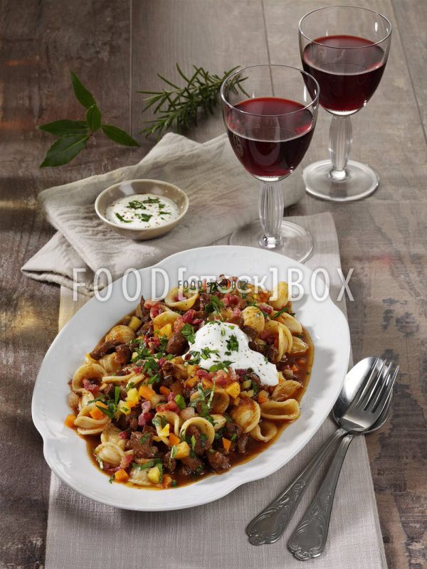 Wildschweinragout mit Nudeln