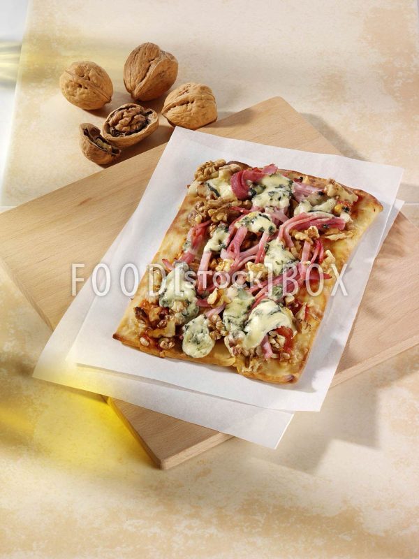 Walnuss-Gorgonzola-Pizza