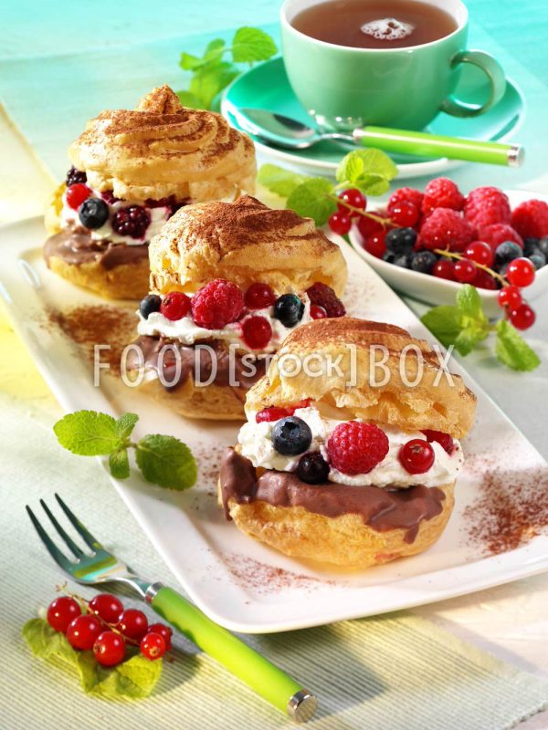 Windbeutel mit Fruchtsahne (Diabetiker geeignet)