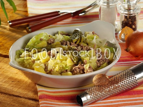 Wirsing-Eintopf mit Hackfleisch