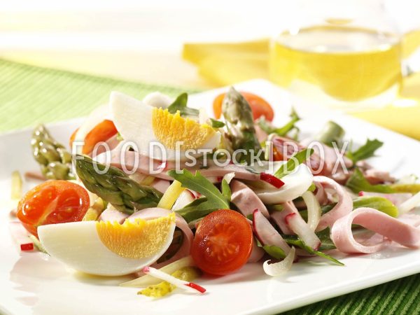 Wurstsalat mit Tomaten